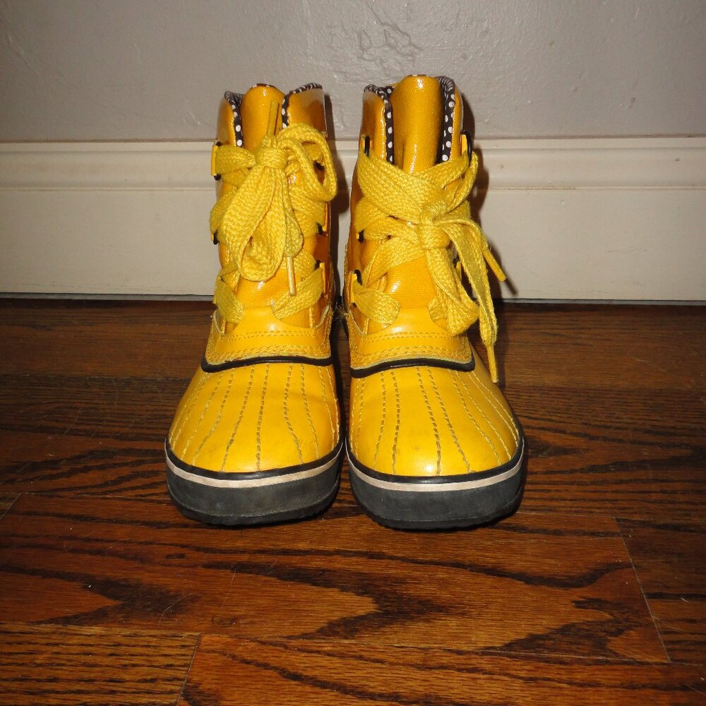 SOREL Women's Yellow Waterproof Lace Up Boots Size 7.5